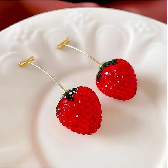 NWT Zara Strawberry Dangle Earrings - Picture 3 of 3